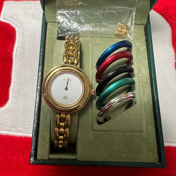 Vintage Gucci Watch with Interchangeable Bezel